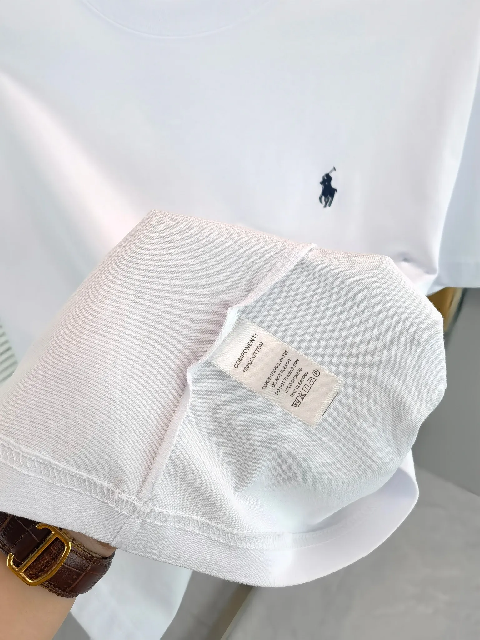 P170 🌸🌸🌸 Ralph Lauren Polo (available all year round) short-sleeved T-shirt 280g, couples style, same style for men and women. Made of imported custom dyed fabric, fashionable yet luxurious. The quality is unquestionable. The upper body effect is great💂🏿 The single product is very unique. Color: Picture color (7 colors) Size: M ~ 2xL